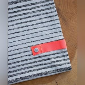 Lululemon Vinyasa Scarf *RuluMini Akido Stripe Heathered Black Heathered Silver